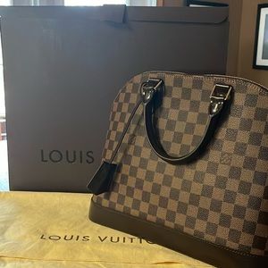 Louis Vuitton - Alma MM